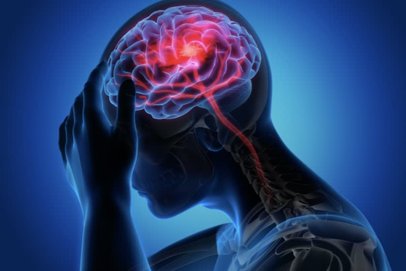 Illustrazione 3d blu di persona che si tiene la testa con la testa e cervello arrossati per rappresentare il mal di testa o cefalea